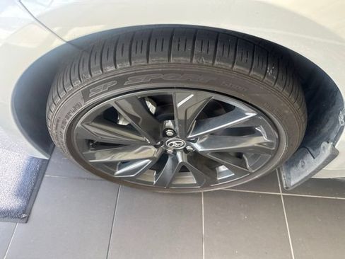 Used 2026 Toyota Corolla SE FWD image 2