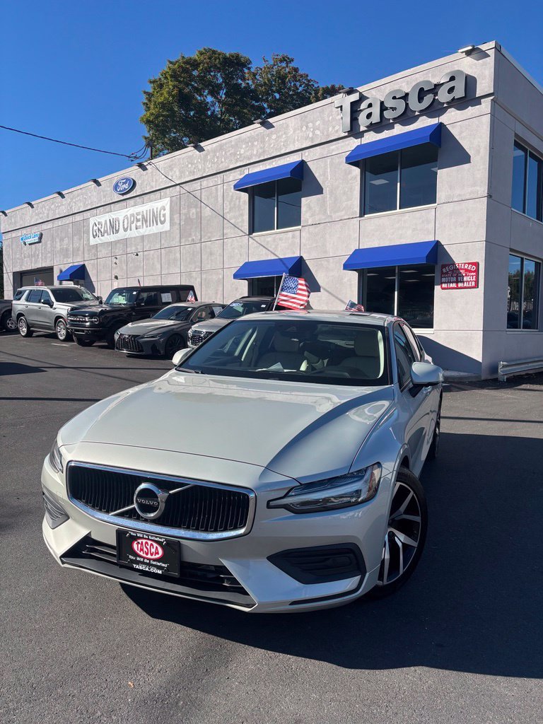 Used 2019 Volvo S60 T6 Momentum w/ Premium Package AWD/4WD image 1
