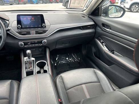 Certified 2025 Nissan Altima 2.5 SR FWD image 13