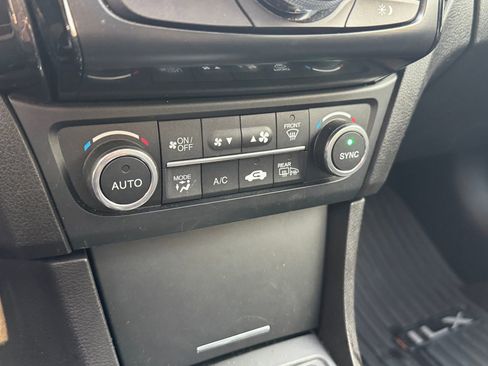 Used 2022 Acura ILX image 23