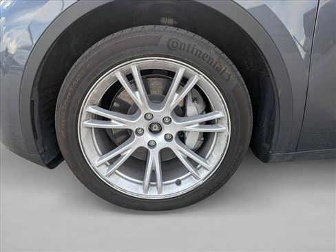 Used 2023 Tesla Model Y Long Range AWD/4WD image 16