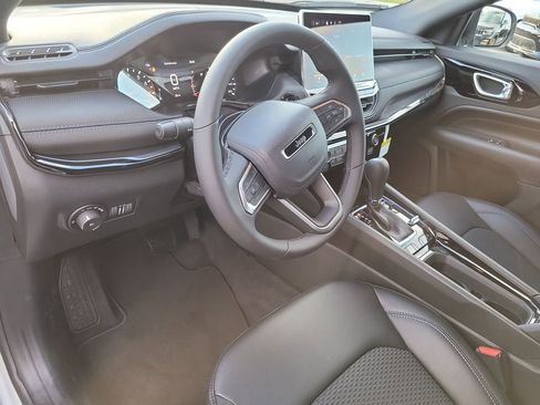 New 2026 Jeep Compass Latitude AWD/4WD image 18