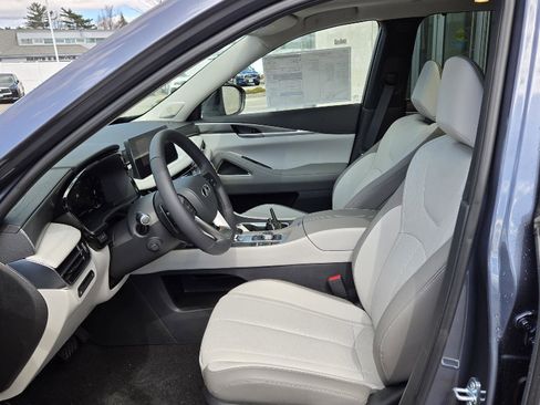 New 2026 INFINITI QX60 Luxe w/ Family Package AWD/4WD image 3