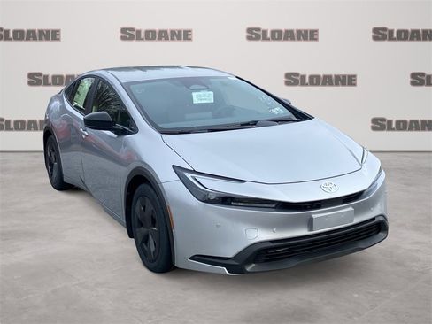 New 2026 Toyota Prius LE image 7