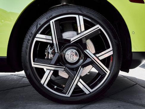 Used 2024 Rolls-Royce Cullinan image 27