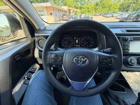 Used 2017 Toyota RAV4 LE w/ All Weather Liner Package AWD/4WD image 23