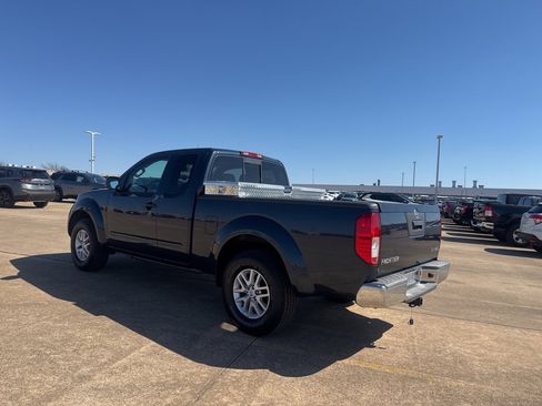 Used 2016 Nissan Frontier SV image 17