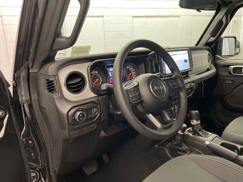 New 2026 Jeep Gladiator Sport image 13