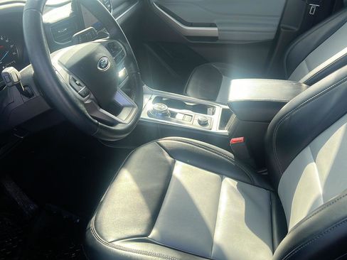 Used 2022 Ford Explorer XLT w/ Equipment Group 202A image 20