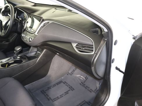 Used 2023 Chevrolet Malibu LT image 39