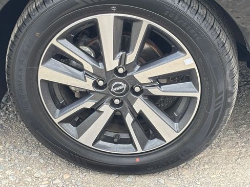 Used 2025 Nissan Versa SV FWD image 24