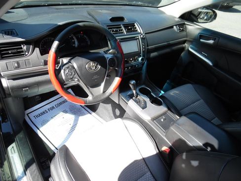 Used 2012 Toyota Camry SE image 11