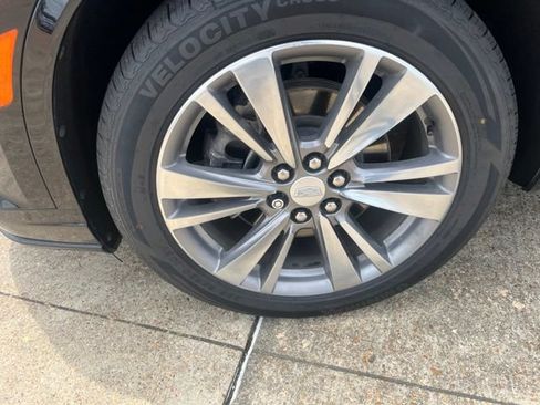 Used 2022 Cadillac XT6 Premium Luxury FWD image 7