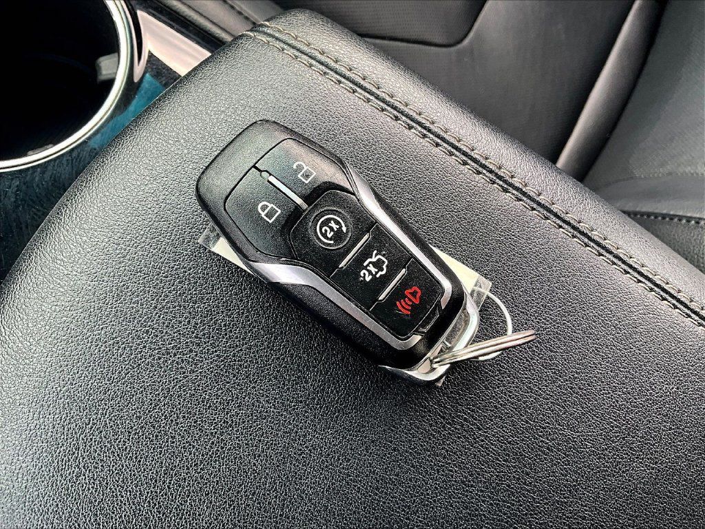 Used 2015 Ford Edge Titanium w/ Equipment Group 301A AWD/4WD image 37