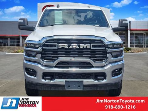 Used 2025 RAM 2500 Big Horn AWD/4WD image 2