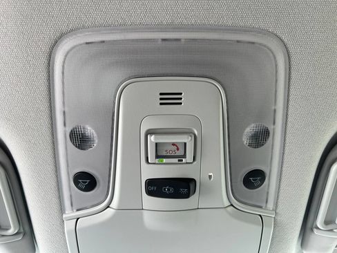 Certified 2022 Toyota Prius LE FWD image 28