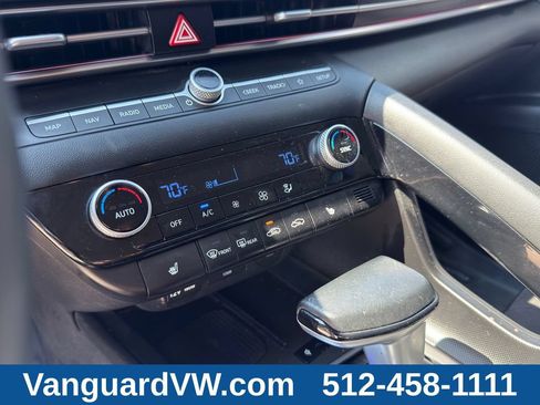 Used 2024 Hyundai Elantra SEL w/ Convenience Package FWD image 17