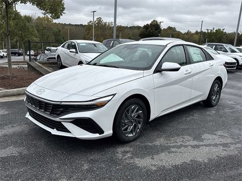 New 2026 Hyundai Elantra Blue image 3