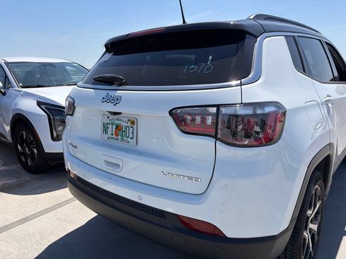 Used 2025 Jeep Compass Limited AWD/4WD image 4