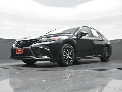 Used 2024 Toyota Camry SE FWD image 27