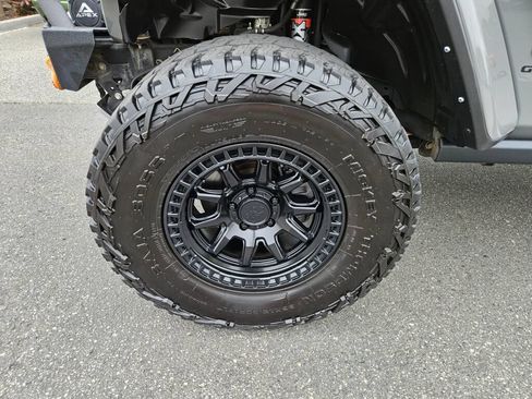 Used 2022 Jeep Gladiator Mojave w/ LED Lighting Group AWD/4WD image 9