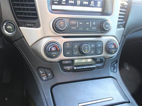 Used 2020 GMC Yukon XL Denali w/ Denali Premium Package image 23