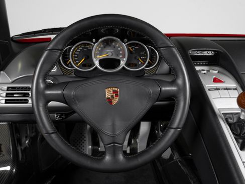 Used 2004 Porsche Carrera GT RWD image 17