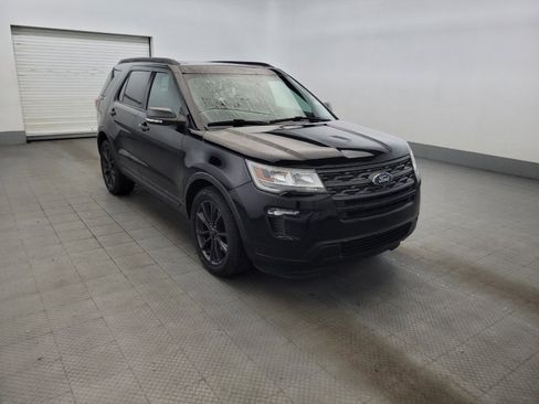 Used 2018 Ford Explorer XLT w/ Equipment Group 202A AWD/4WD image 13