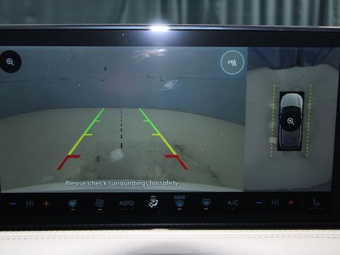 Used 2025 Lincoln Corsair AWD w/ Equipment Group 101A image 13