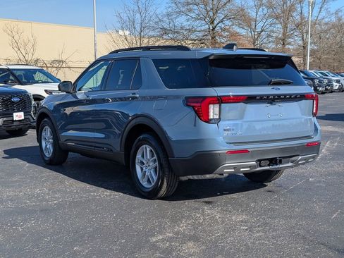 New 2026 Ford Explorer Active w/ Active Comfort Package image 4