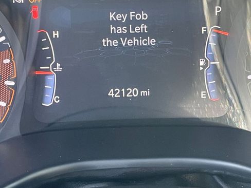 Used 2025 Jeep Compass Limited image 41