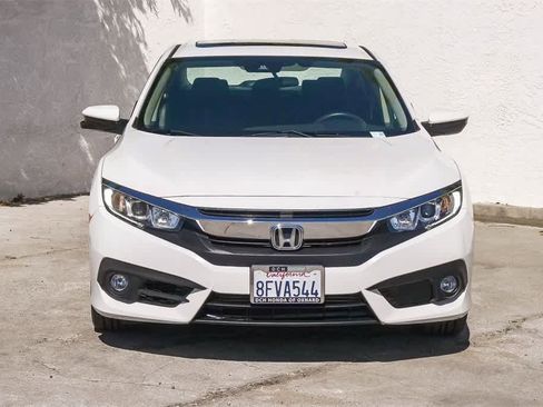 Used 2018 Honda Civic EX-T image 2