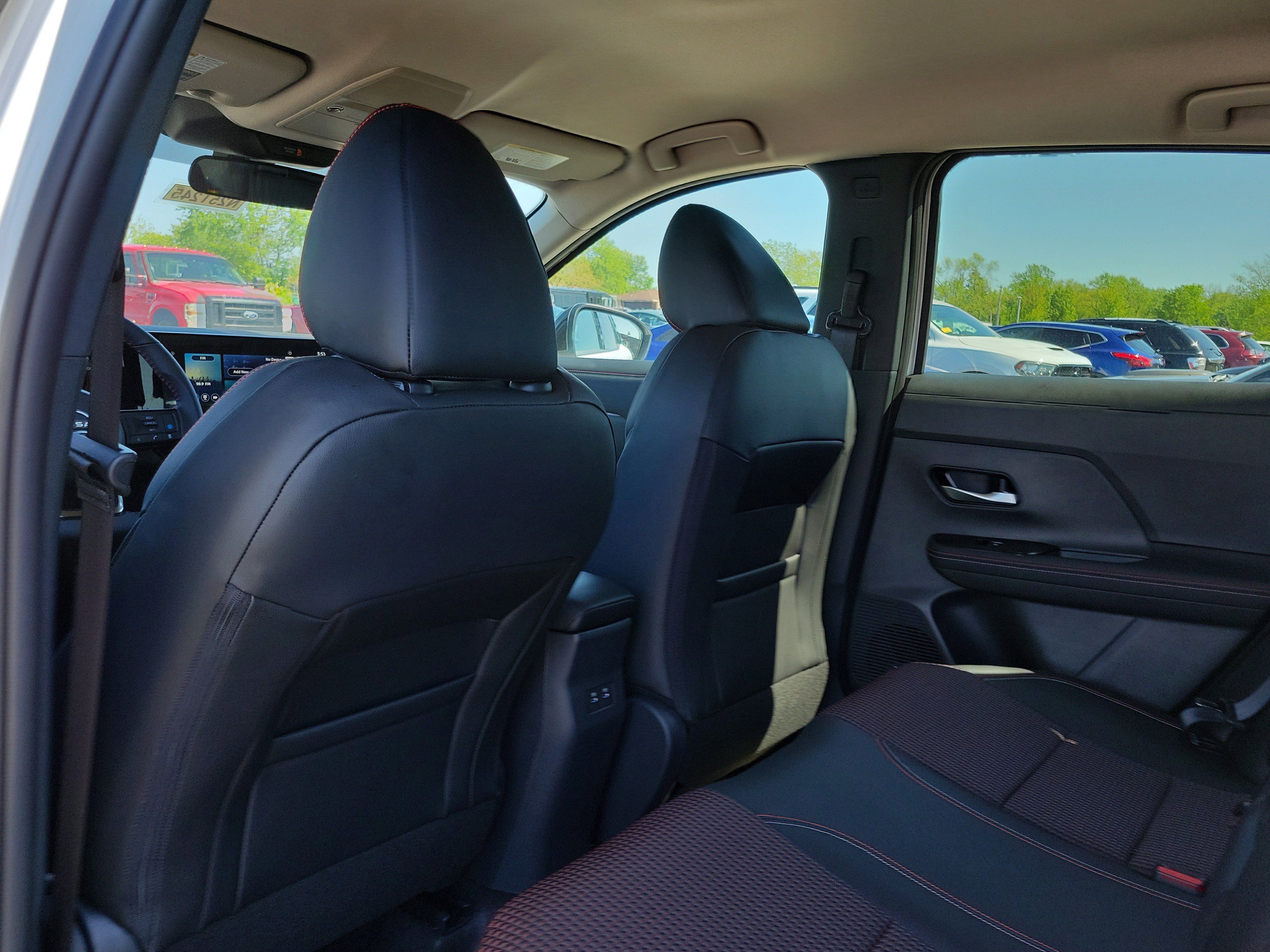 Used 2025 Nissan Kicks SR AWD/4WD image 15