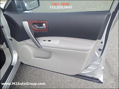 Used 2008 Nissan Rogue SL w/ Premium Pkg image 32