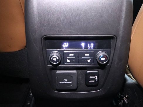 Used 2018 Buick Enclave Premium FWD image 28