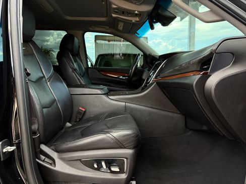 Used 2015 Cadillac Escalade Premium RWD image 17