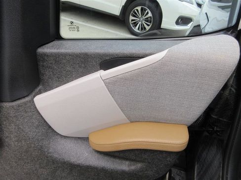 Used 2016 BMW i3 w/ Range Extender image 26