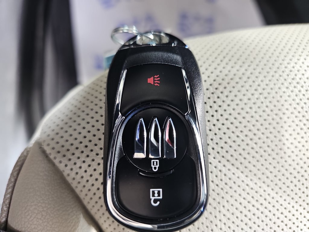 Used 2024 Buick Encore GX Sport Touring w/ Advanced Technology Package AWD/4WD image 39