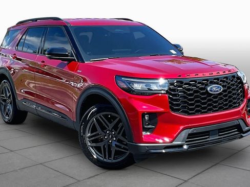 Used 2025 Ford Explorer ST-Line w/ Premium Package RWD image 3