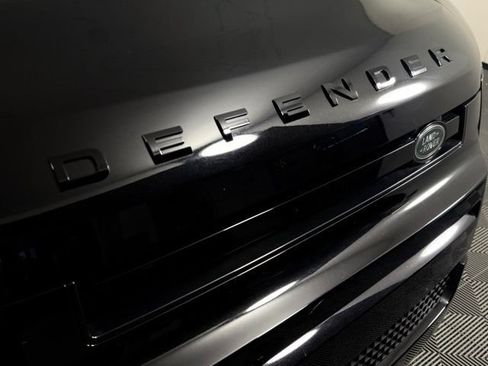 Used 2024 Land Rover Defender 90 V8 AWD/4WD image 13