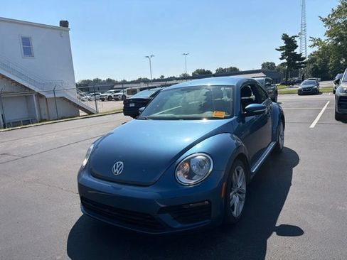 Used 2019 Volkswagen Beetle 2.0T S FWD image 3