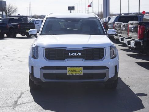 Used 2023 Kia Telluride S image 3