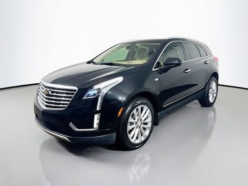 Used 2018 Cadillac XT5 Platinum w/ Driver Assist Package image 3