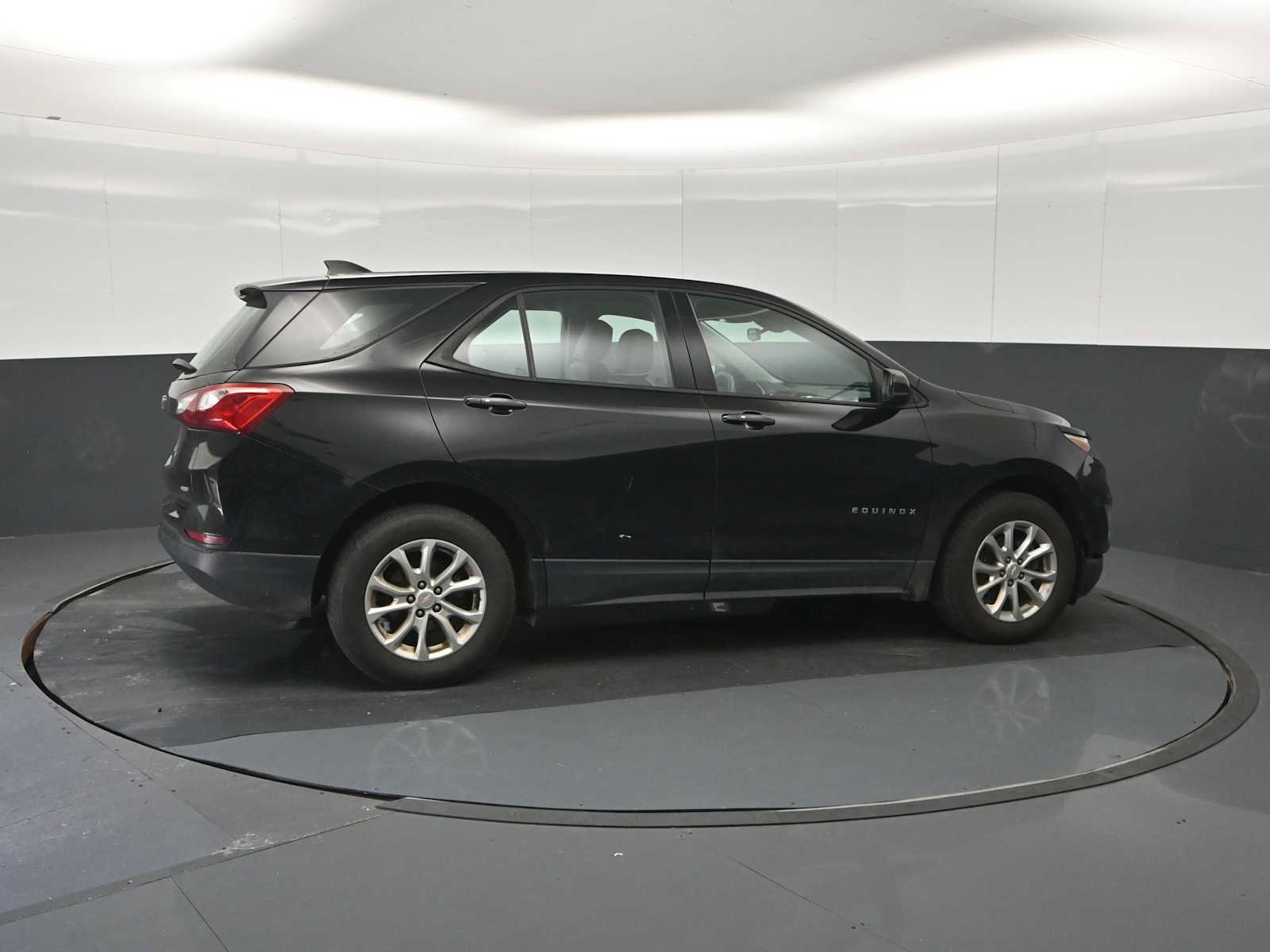 Used 2019 Chevrolet Equinox LS AWD/4WD image 8