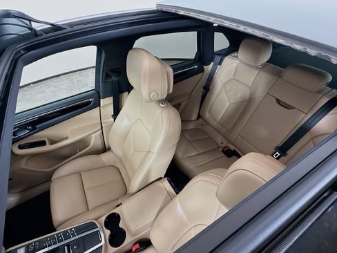 Used 2020 Porsche Macan image 14