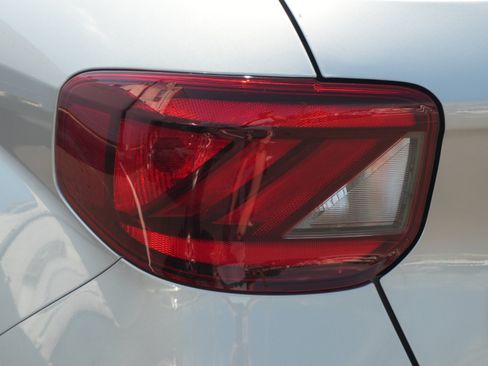 Used 2025 Hyundai Venue SEL FWD image 52