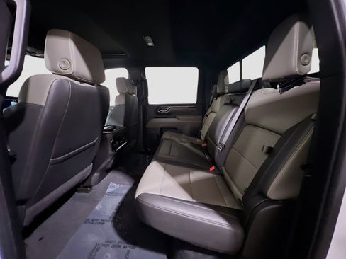Used 2025 Chevrolet Silverado 2500 ZR2 w/ Technology Package image 18