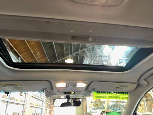 Used 2017 Subaru Outback 2.5i Premium image 64