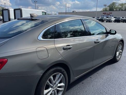 Used 2018 Chevrolet Malibu LT image 18