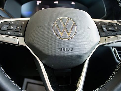 Used 2023 Volkswagen Taos SE image 26